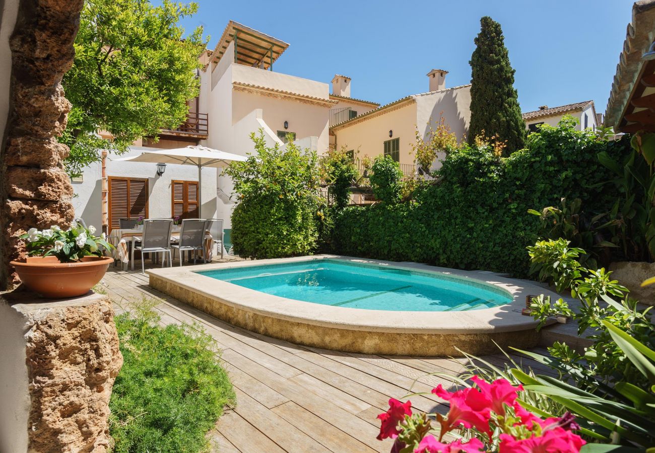 Townhouse in Pollensa / Pollença - Townhouse Pollensa Old Town with outdoor kitchen and heated pool