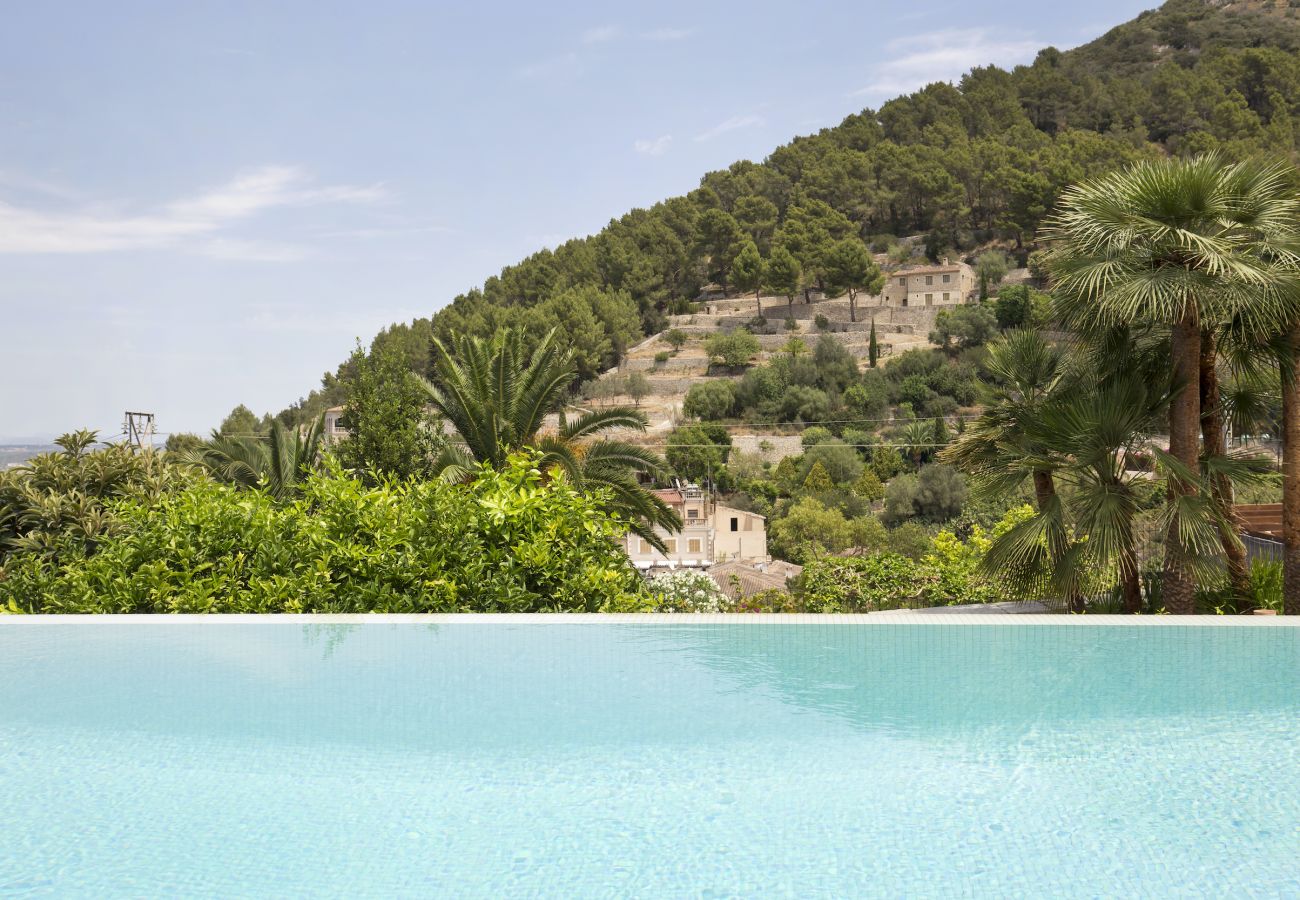 Townhouse in Algaida - Majorca holidayhome in Randa with pool and stunning views