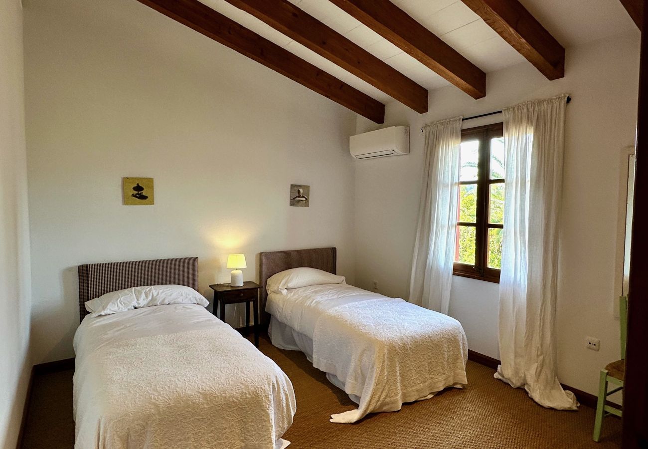 Country house in Pollensa / Pollença - Villa with park and pool