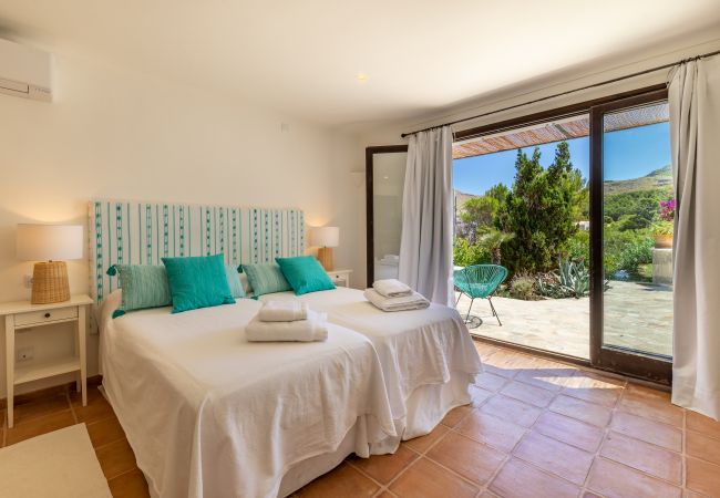Country house in Cala Sant Vicenç - Majorca Villa by the beach