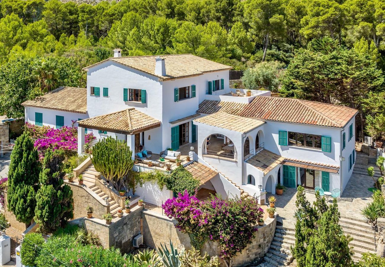 Country house in Cala Sant Vicenç - Villa by the sea Majorca