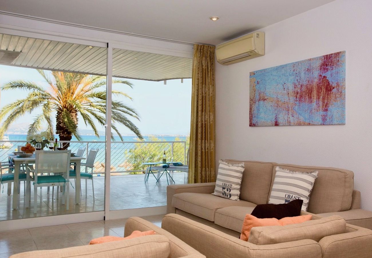 Wohnung in Puerto Pollensa - Apartment mit direktem Meerblick