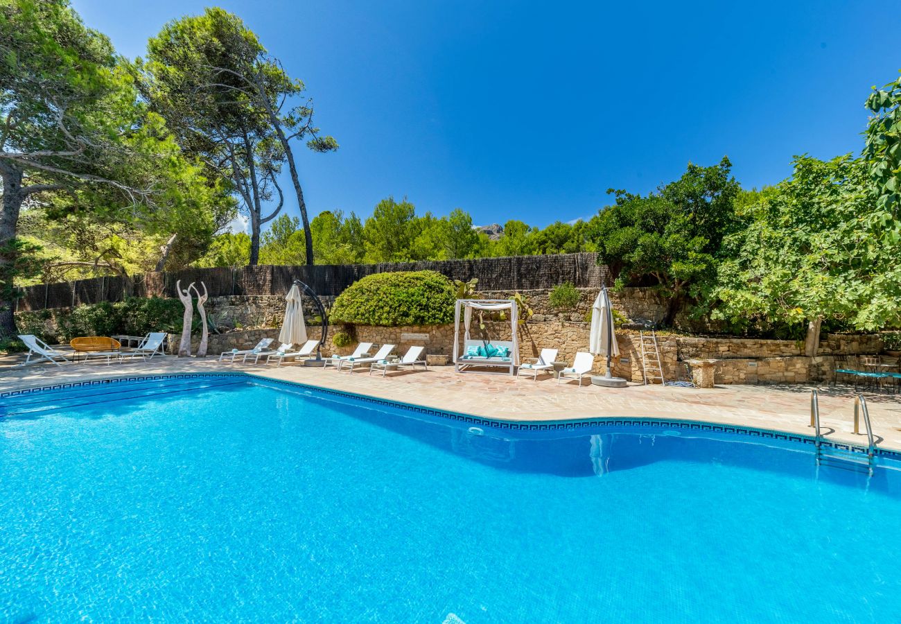 Finca in Cala Sant Vicenç - Mallorca Strandvilla mit Pool